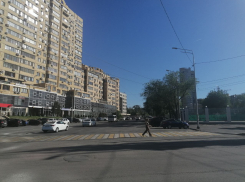 Многолетний парковочный беспредел устроили автомобилисты в центре Волгограда