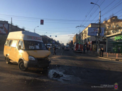 Тройное ДТП в центре Волгограда: подросток и пассажирка маршрутки в больнице