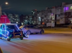 Сани Деда Мороза заметили на улице в центре Волгограда – видео