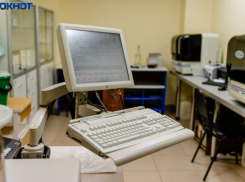 Ребенок попал в реанимацию после жесткого столкновения иномарки с внедорожником под Волгоградом