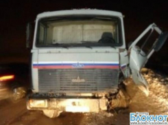 В Волгоградской области Honda вылетела на встречную и врезалась в грузовик