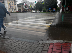 Волгоград поплыл во время дождя