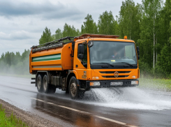 «Поливалки» экстренно вывели на волгоградские трассы из-за жары