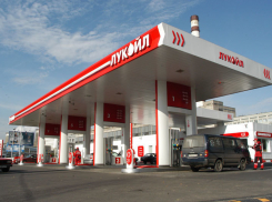 Под Волгоградом на АЗС умерла 67-летняя женщина