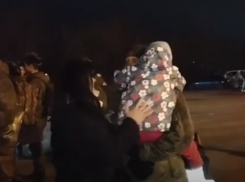 Военкор показал на видео вернувшихся из зоны СВО волгоградцев