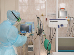 Доктор умер в Волгограде, заболев коронавирусом, посещая больных на дому