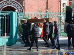 В Казанском соборе прошло отпевание 19-летнего волгоградца, убитого у ночного клуба Loft