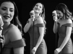 Красавица-актриса Волгоградского НЭТа готовится остаться наедине со зрителями