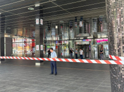 В Волгограде угрожают взрывом всех торговых центров