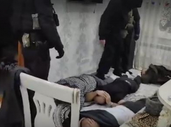 Устроившие дебош на заправке волгоградские цыгане захотели уйти домой из СИЗО