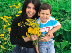 Алиана Устиненко отмечает юбилей сына от Александра Гобозова