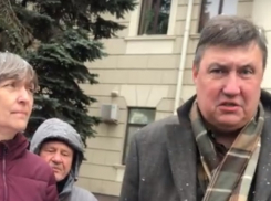 Подписи волгоградцев против QR-кодов пообещали передать в Госдуму 