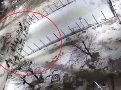 Массовая драка со школьниками в Волгограде попала на видео