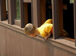 В Волгограде малыш уцелел, упав с 5 этажа