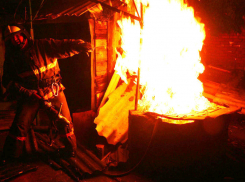 Под Волгоградом на пожаре 1 погиб, 15 эвакуированы