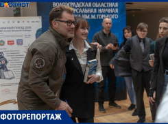 Приезд секс-символа русской литературы Олега Роя вызвал очереди волгоградок