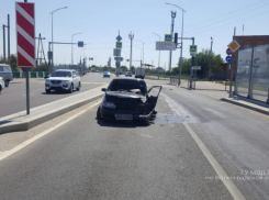 Двое молодых волгоградцев на отечественных легковушках получили травмы в тройном ДТП 