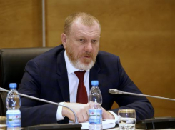 Лидер волгоградских единороссов  оброс бородой и стал похож на протодиакона 