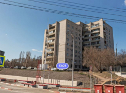 Выпал с балкона 9-этажного дома: подробности о гибели молодого волгоградца