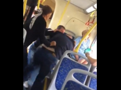 Волгоградец снял на видео спонтанную драку в автобусе «Питеравто»