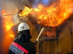 Под Волгоградом при пожаре в частном доме погиб человек