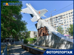 Разрушающийся МиГ-21 у Качинского училища в Волгограде попал в объектив фотографа