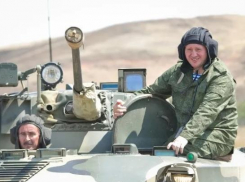 Губернатор Андрей Бочаров оказался на дне рейтинга сексуальности глав регионов