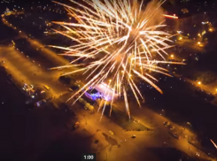 Праздничный салют в честь Дня России в Волгограде сняли изнутри с квадрокоптера