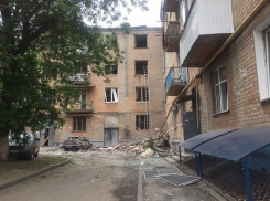 На видео попал внутренний двор рухнувшего жилого дома в Волгограде