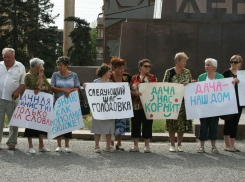 Протестующие садоводы угрожают мэрии голодовкой