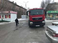 Администрация Волгограда четвертый год не исполняет решение суда по «убитой» дороге
