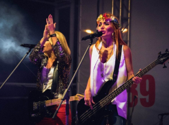 На Дне города в Волгограде группа «Лицей» играла под фонограмму, а горожане утопали в мусоре