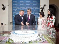 Губернатор показал советнику князя Монако макет стадиона «Волгоград Арена» 