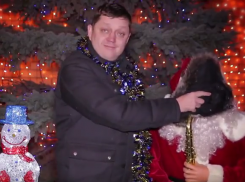 Поздравление волгоградцев с Новым годом от главреда «Блокнот» Олега Пахолкова