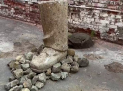 Монетки на удачу будут кидать в ногу Сталина в Волгограде