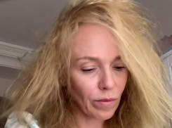 «Господи, что за бабка?»: Джанабаева ужаснула поклонников своим видом