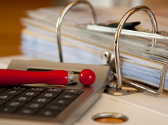 Жителей Волгоградской области возмутили трехдневные отгулы чиновников