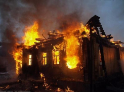 Молодая волгоградка с двумя маленькими детьми сгорела заживо на юге Волгограда