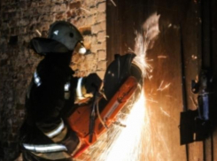 Под Волгоградом в огне погибли два человека