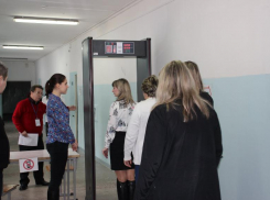 В Волгограде тысяча родителей попыталась сдать ЕГЭ