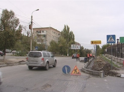 В Волгограде из-за ремонта перекрыта одна полоса проспекта Жукова