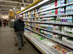Волгоградцы разыскивают в магазинах продукты со скидками на фоне глобального подорожания