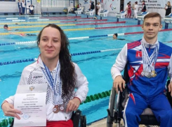 Элита волгоградского паралимпийского плавания с триумфом закрыла сезон