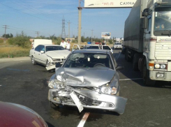 В Волгограде в аварии BMW и Hyundai пострадали дети 3 и 5 лет