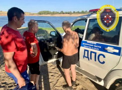 Машина с пассажиром утонула в реке под Волгоградом