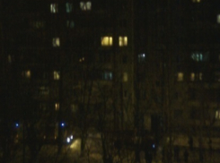 Жильцов 9-этажки эвакуировали из-за пожара в Волгограде