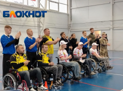 Футбольные электроколяски получили волгоградские спортсмены