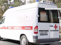 Пьяный водитель протаранил бордюр на юге Волгограда и чудом остался жив