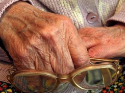 В Волгограде 80-летняя пенсионерка пришла умирать на заброшенный завод