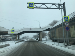 Полицейские просят водителей быть предельно внимательными во время метели в Волгограде